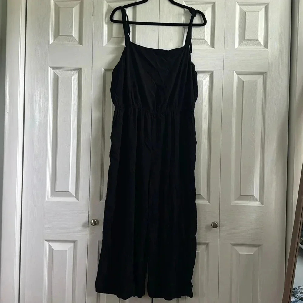 Gap Women’s Black Shoulder Tie Romper/Jumpsuit size XL